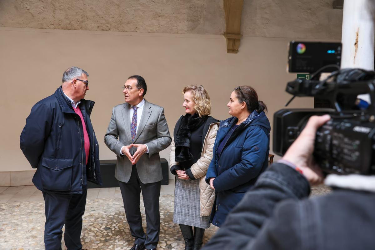 Parte del equipo de Turismo junto al concejal, este viernes.