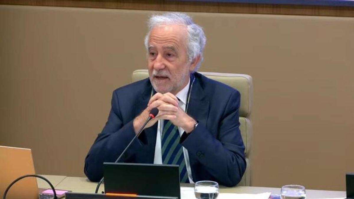 El presidente del TSJIB, Carlos Gómez, comparece en el Parlament.