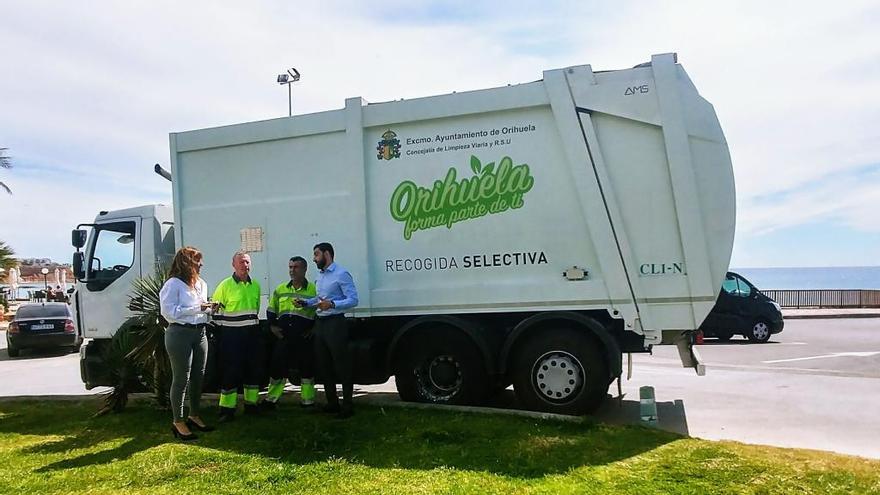 Orihuela rescata un camión de la basura averiado hace seis años