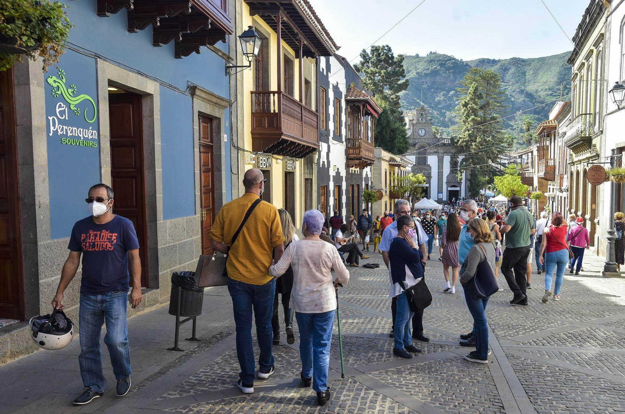 Encuentro de caravanas en Teror