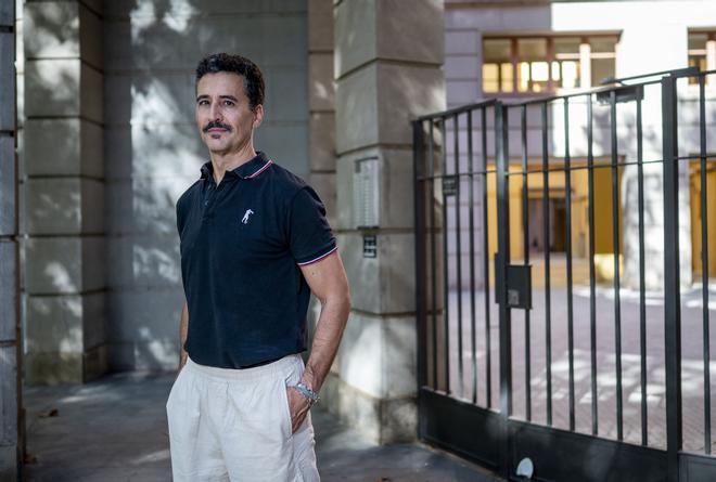 Francesc Soler, autor de 'Los asesinos guapos': "Nos cuesta pensar que alguien atractivo pueda ser malo, pero el cerebro nos engaña"