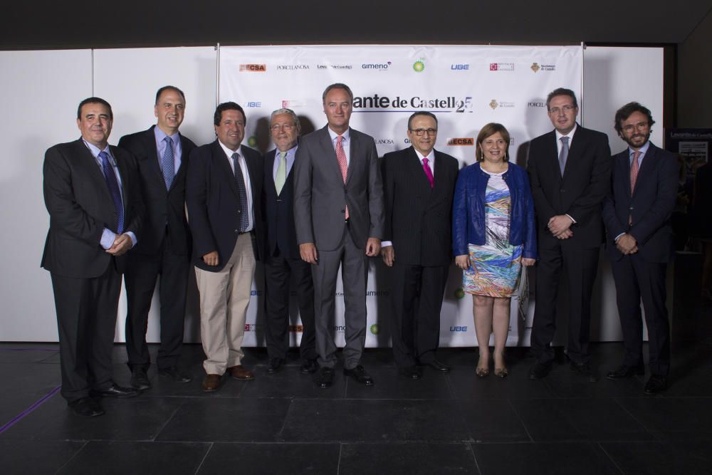 El director de Levante-EMV, Julio Monreal; el delegado accidental del Gobierno en la Comunitat Valenciana, Juan Carlos Valderrama; el presidente de la diputación, Javier Moliner; el presidente de la Fundación Bancaja, Rafael Alcón; el senador y expresidente del PP, Alberto Fabra; el presidente de EPI, Javier Moll; la presidenta del PPCV, Isabel Bonig; el subdelegado del Gobierno, David Barelles; y el consejero delegado de EPI, Aitor Moll.