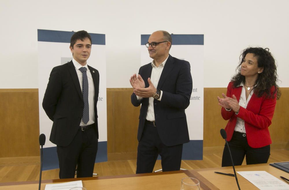 Toma posesión del presidente del Consejo de Estudiantes de la UA