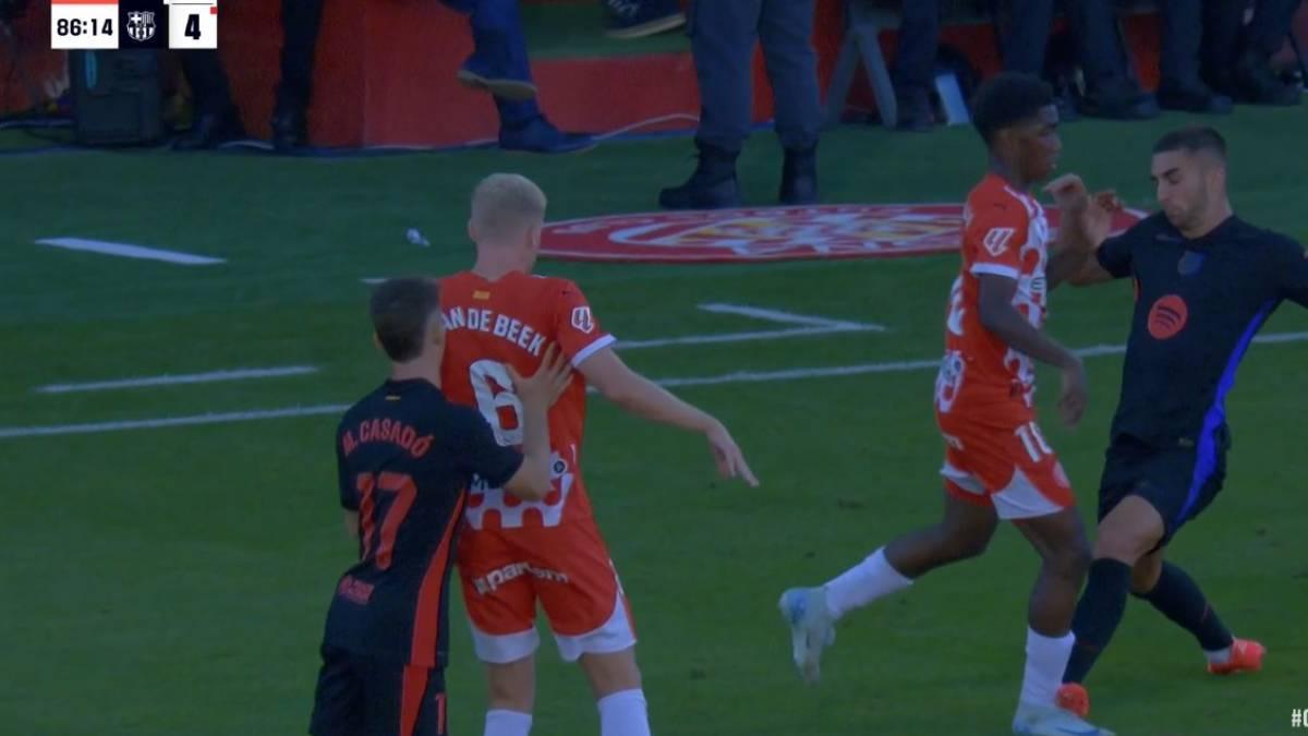 Ferran Torres fue expulsado por esa plancha sobre Asprilla