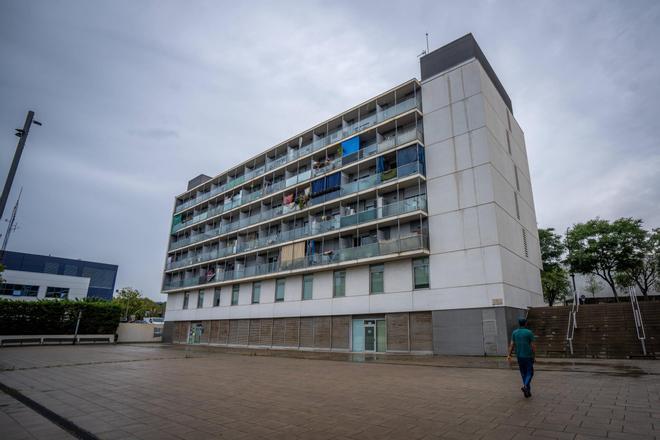 Sant Cugat eleva a más de 7.000 las bajas anuales en su padrón y registra un centenar de pisos con más de 10 personas
