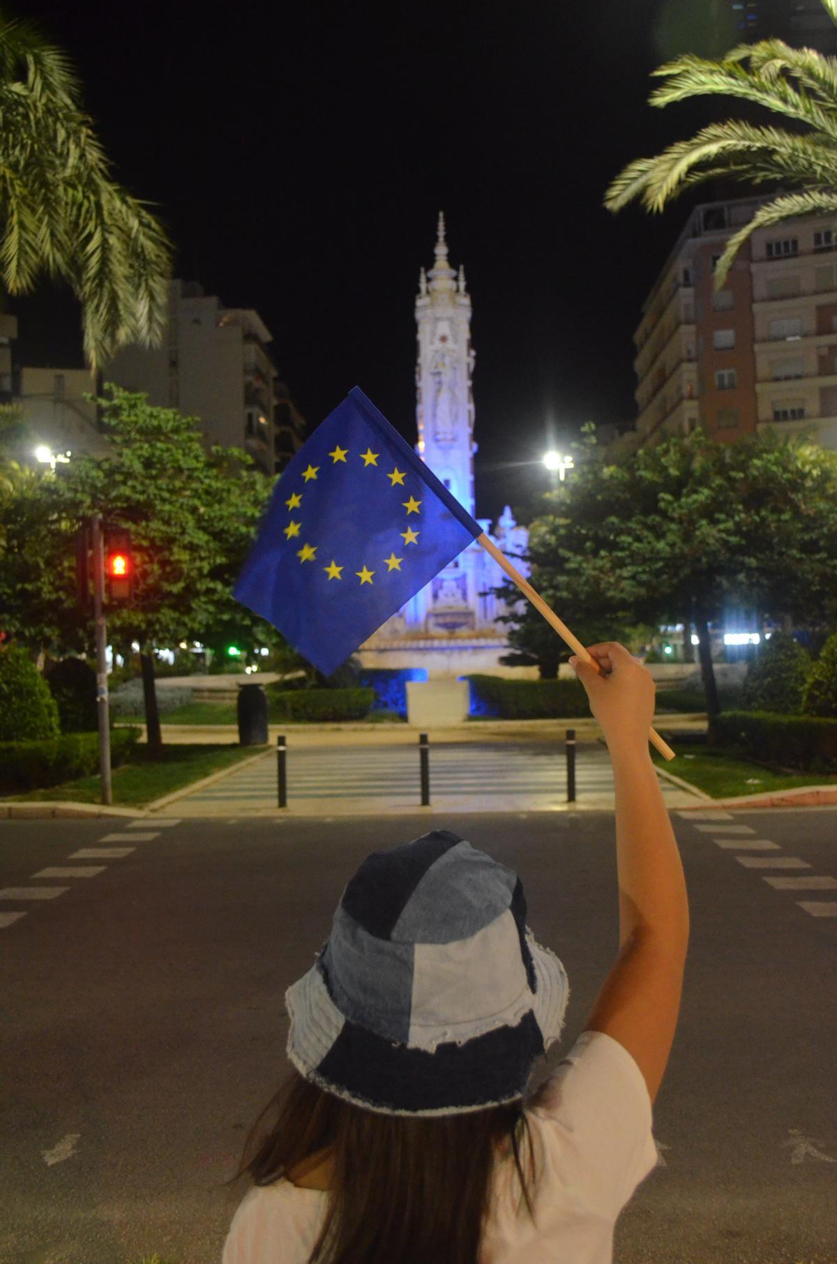 La Plaza de los Luceros se iluminará del color de la bandera europea.