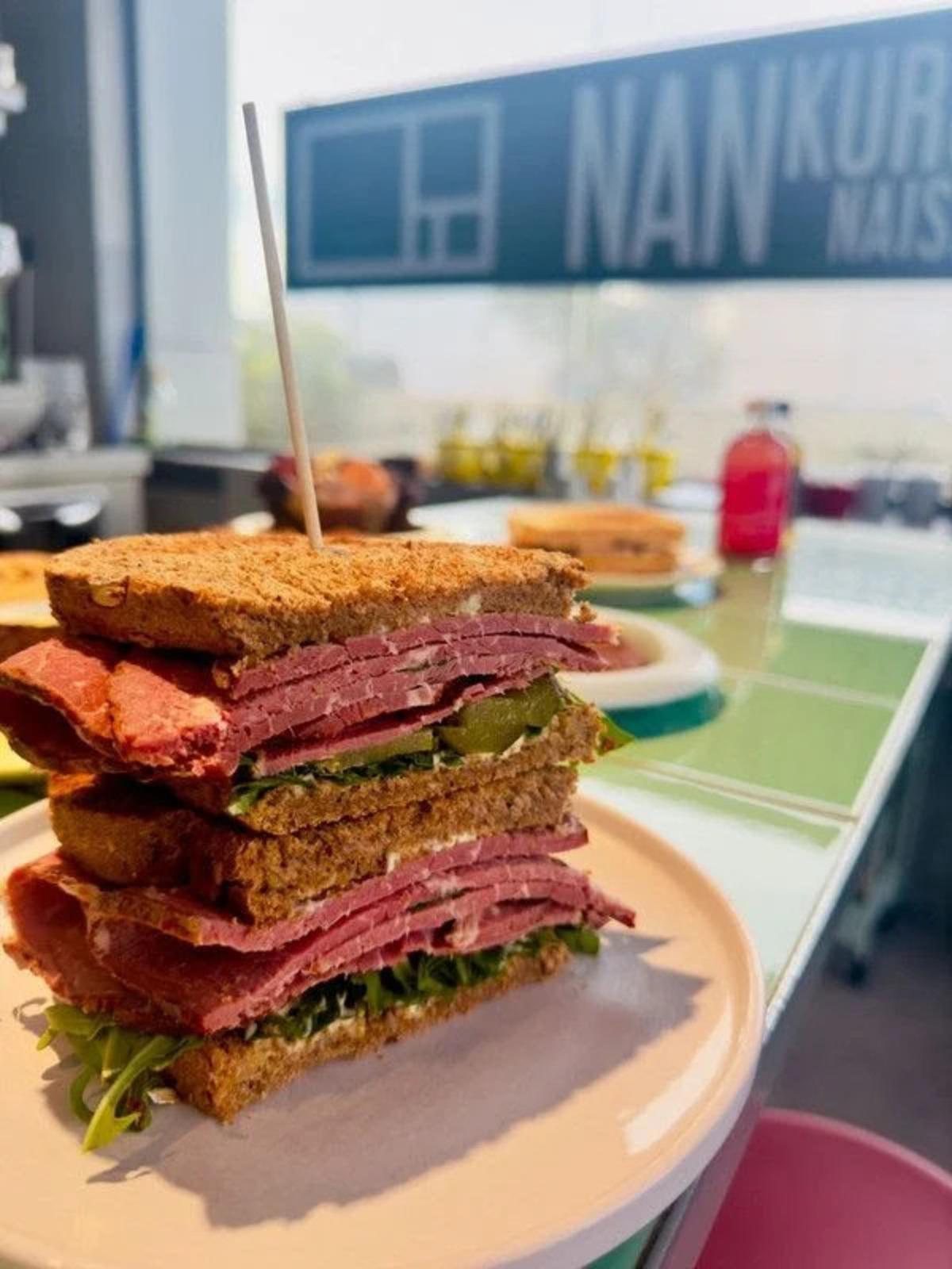 Sándwich Pastrami