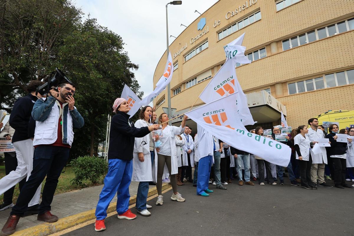 Manifestación de los médicos para exigir un estatuto propio. Manifestación de los médicos para exigir un estatuto propio.