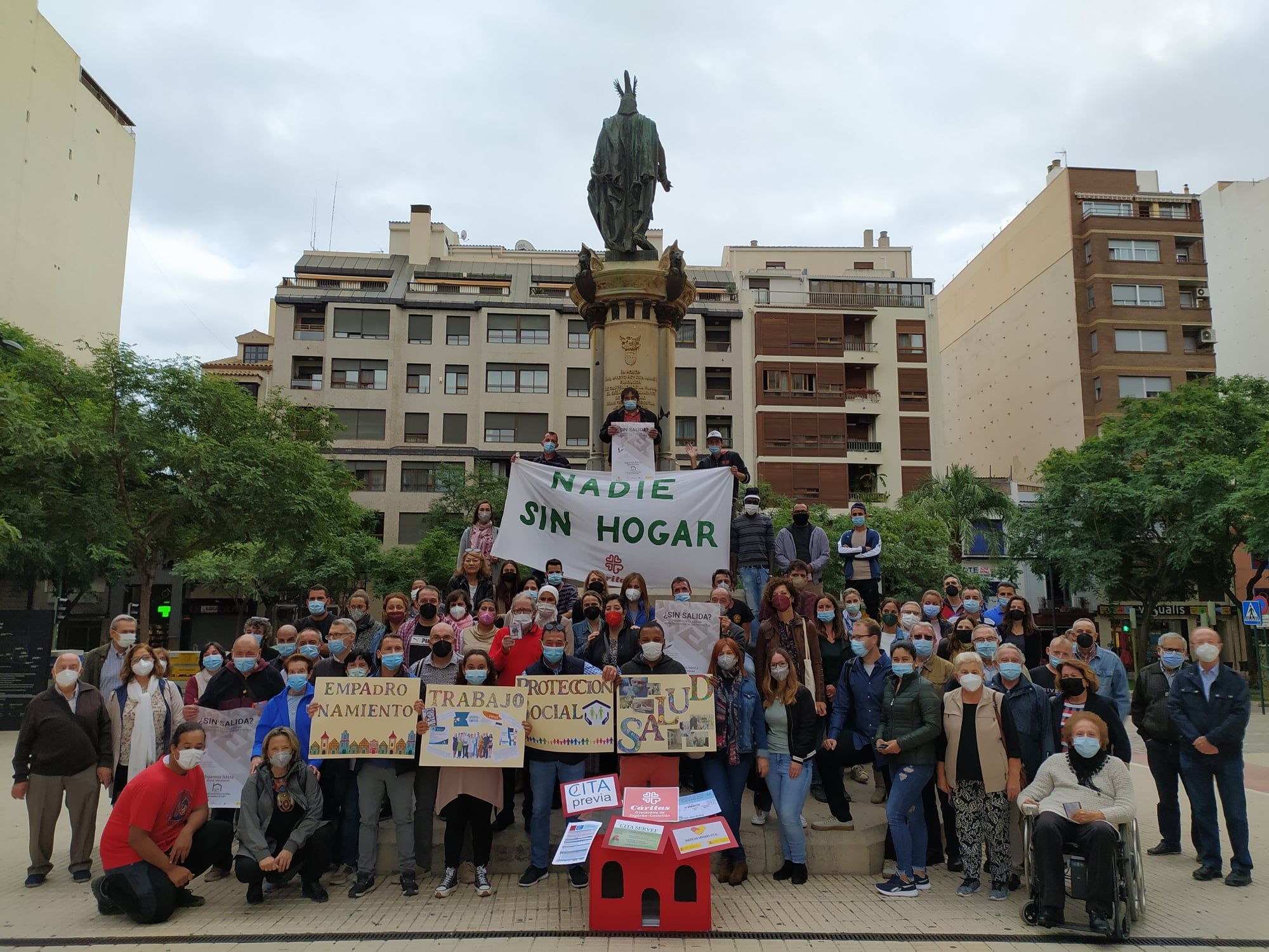 Acto de reivindicación en la plaza Huerto Sogueros de los derechos de las personas sin hogar