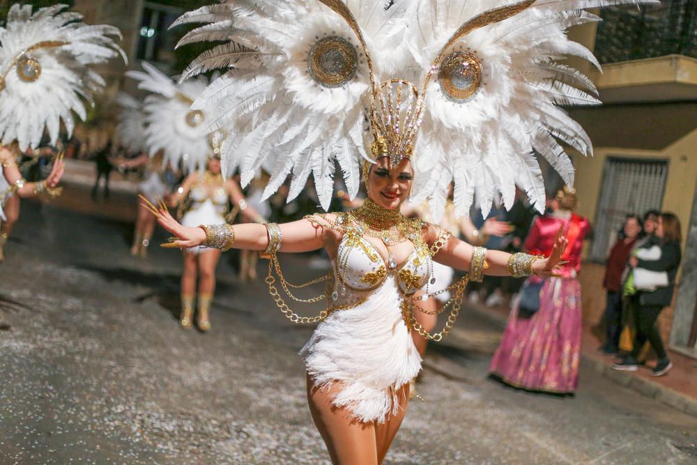 Instante del desfile del carnaval nocturno