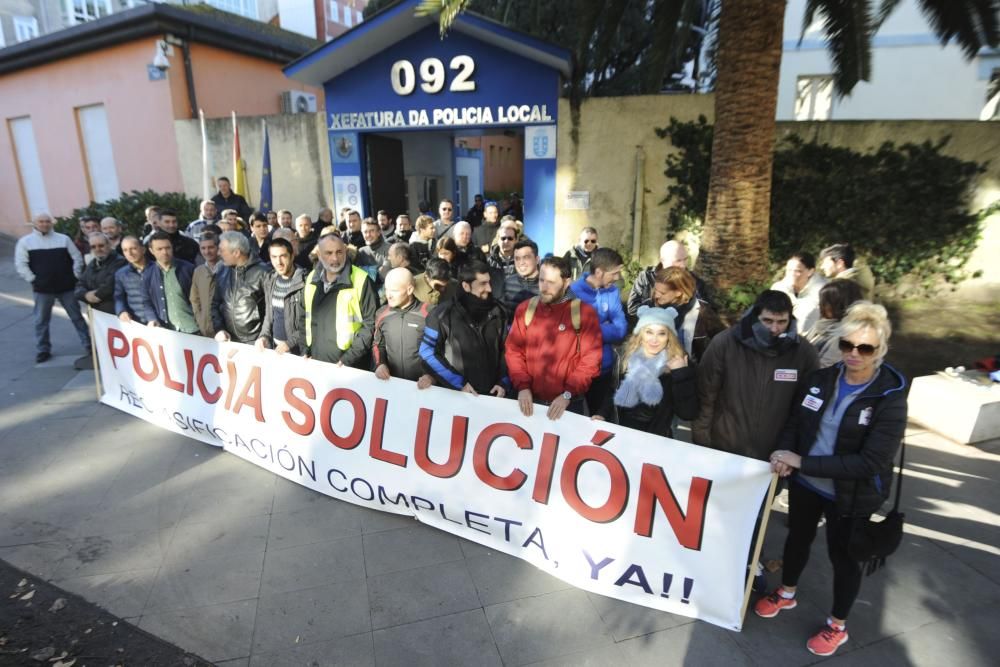 Concentración de policías locales en Orillamar