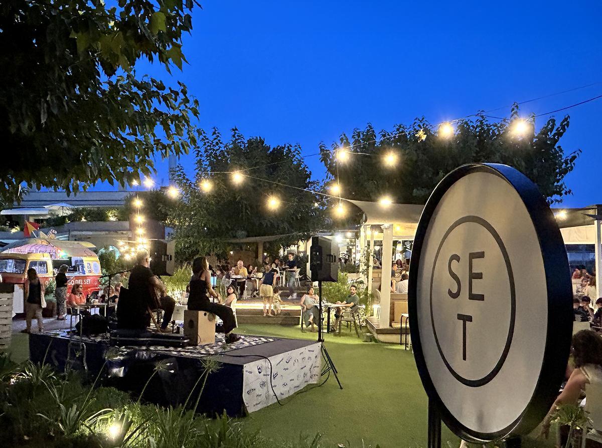 Una actuació al Set Cafè de Banyoles.