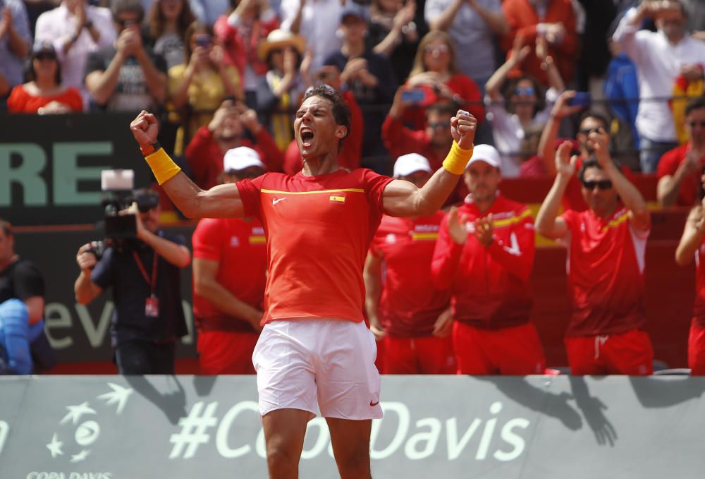 Nadal vence a Zverev en València