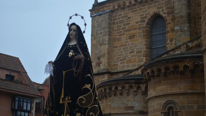 Estos son los detalles de la recuperada procesión de la Dolorosa, de Benavente