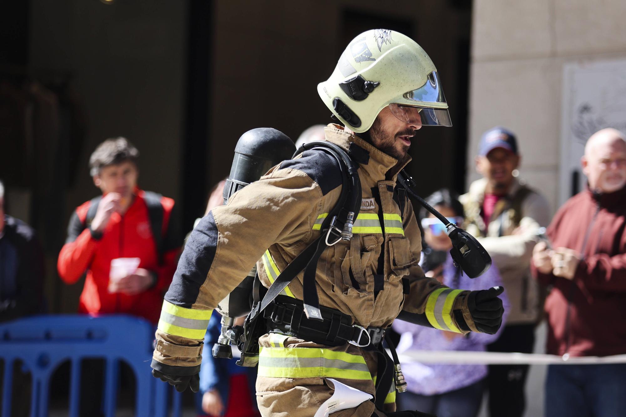 El espíritu de Eloy Palacio toma el centro de Oviedo ocho años después del incendio Uría