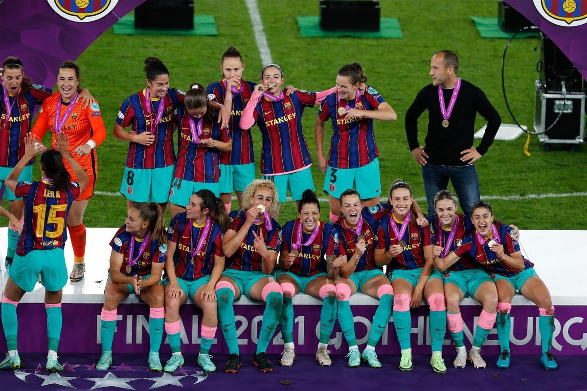 Las campeonas posando con sus merecidísimas medallas