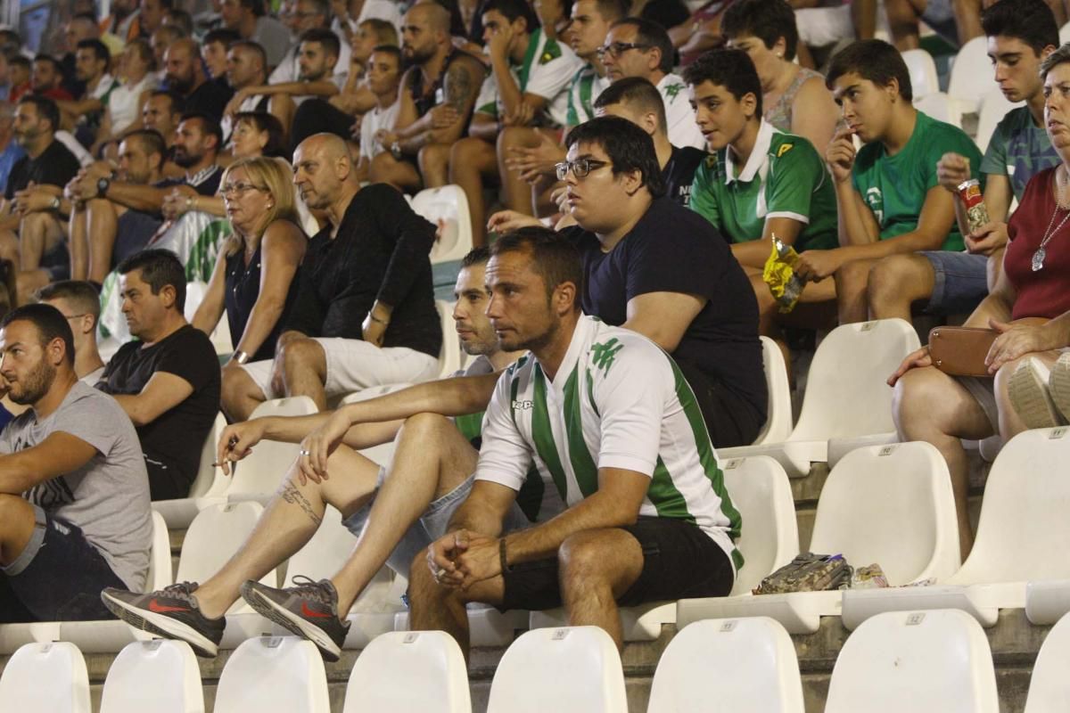 Los aficionados del Córdoba CF en el Arcángel