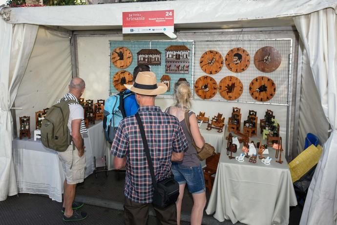 Inauguración de la Feria de Artesanía en San Telmo