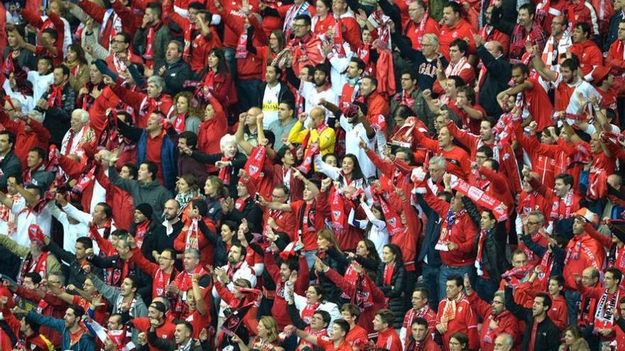 El Sevilla hace historia con el cuarto título