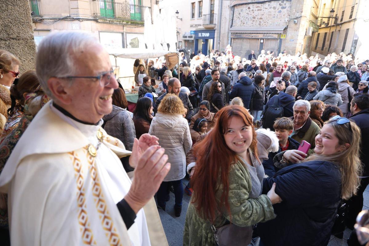 Fotogalería | Así se ha vivido la bendición de las mascotas cacereñas por San Antón