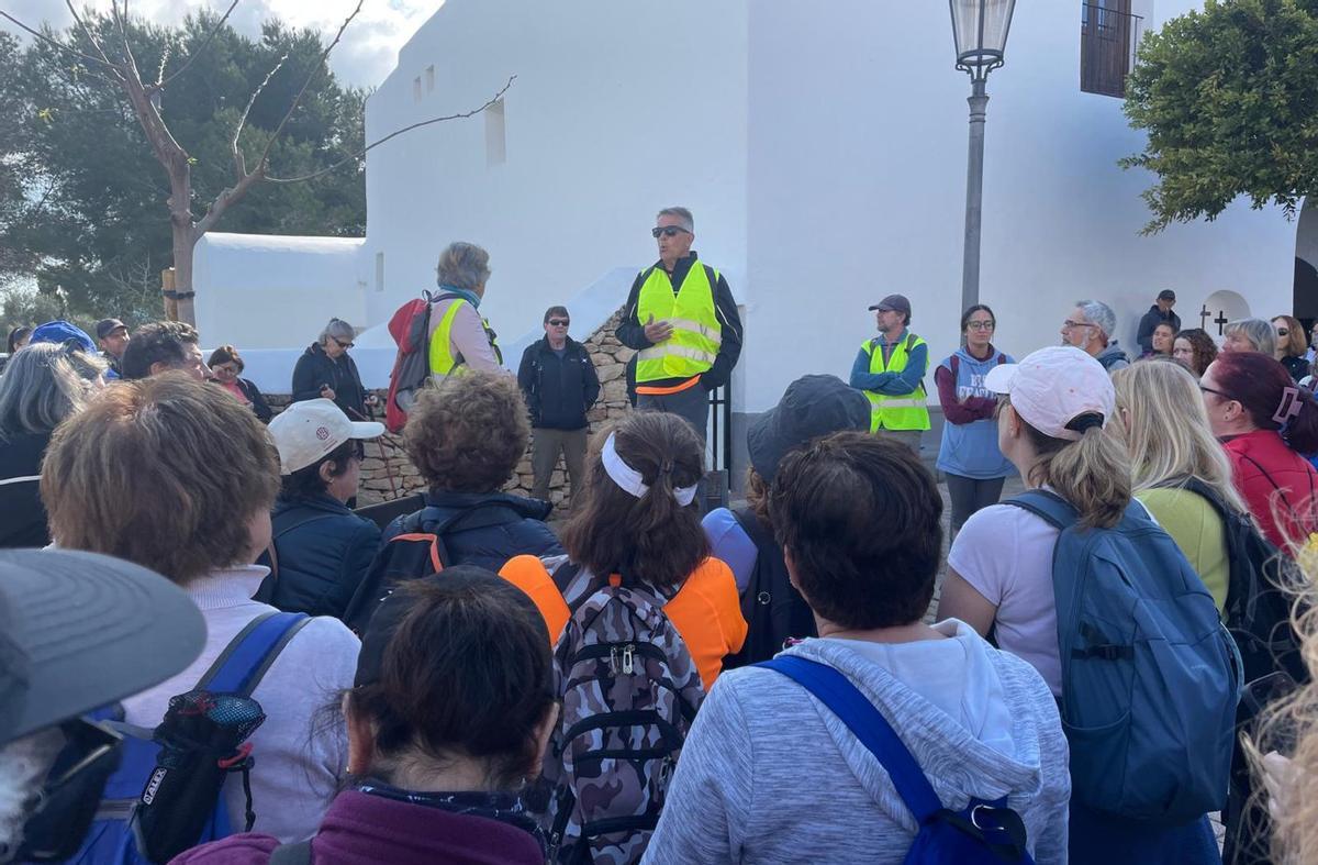 Camina organizada por la Plataforma per la catalogació dels camins públics d’Eivissa . | PCCPE