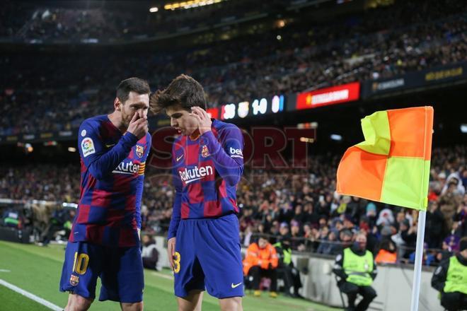 Las imágenes del partido entre el FC Barcelona y el Granada de LaLiga Santander disputado en el Camp Nou, Barcelona.