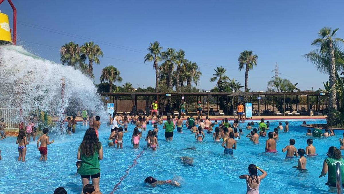 La zona acuática de Terra Natura Murcia es un espacio muy visitado durante el verano.