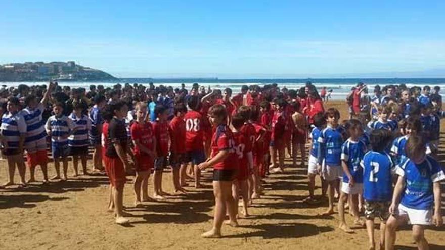 Éxito del torneo de rugby-playa que organiza el Grupo