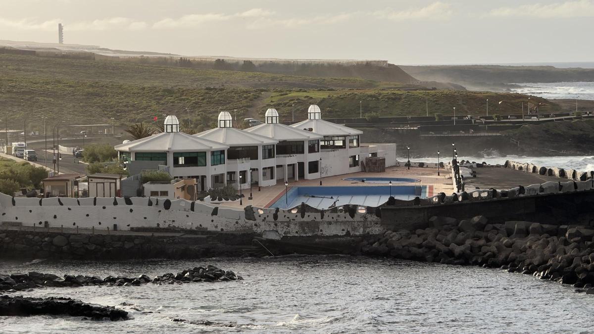 La piscina municipal de Los Silos cerró sus puertas en 2019 por no renovar la concesión un año antes