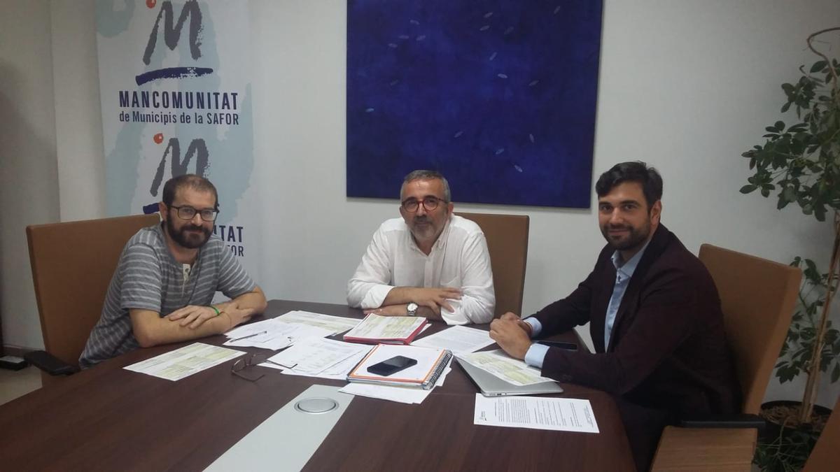 Gironés, a la derecha, con el presidente Femenia y el vicepresidente Puig.