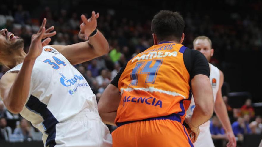 La Fonteta lleva en volandas al Valencia Basket