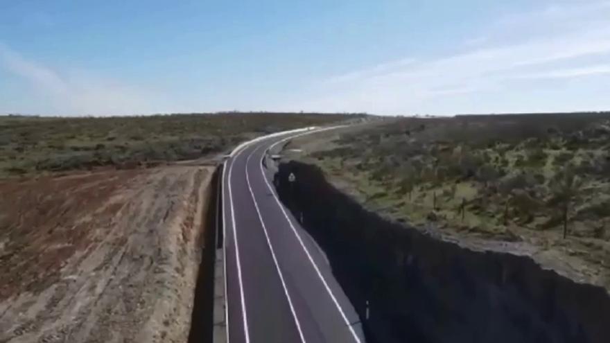 Abren al tráfico la carretera EX-373 tras las obras