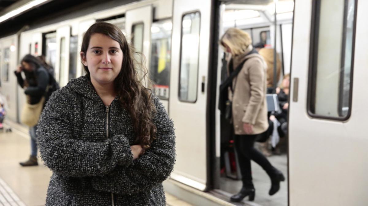 Entre Tots: Entrevista a Ariadna Morales, estudiant que va enviar una carta a Entre Tots, Un musulmà al metro i tres seients buits