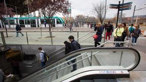 Acceso a la estación de metro de Glòries de Barcelona