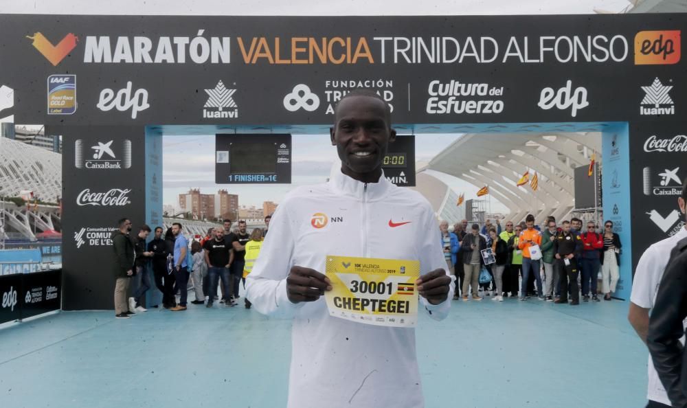 Presentación de los atletas élite del Maratón Valencia Trinidad Alfonso y 10k