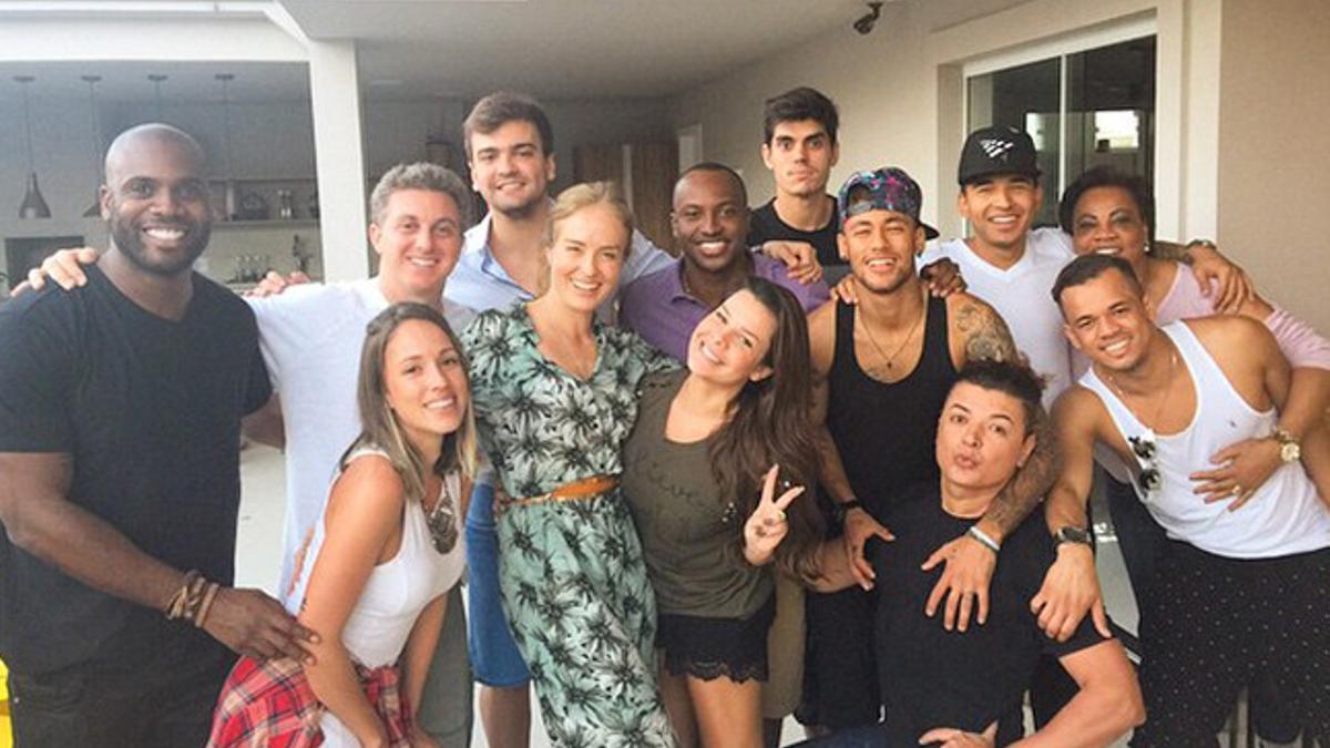 Neymar estuvo en la casa del cantante Thiaguinho