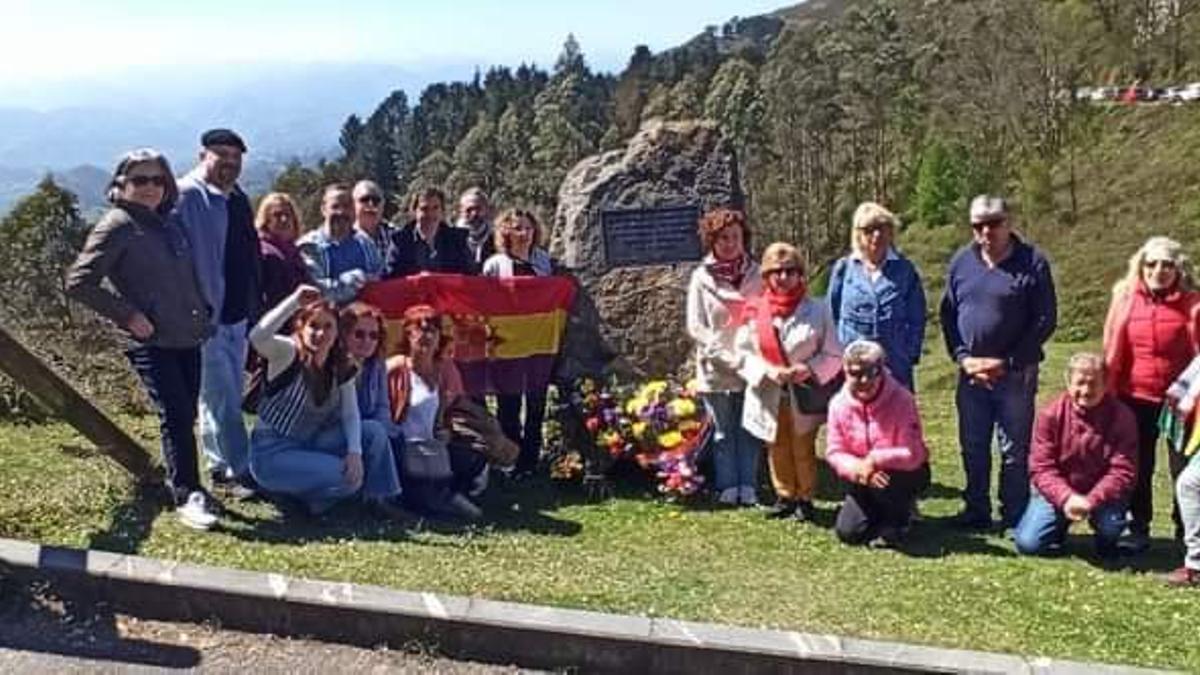 Acto de homenaje a las víctimas del franquismo en el alto del Fitu