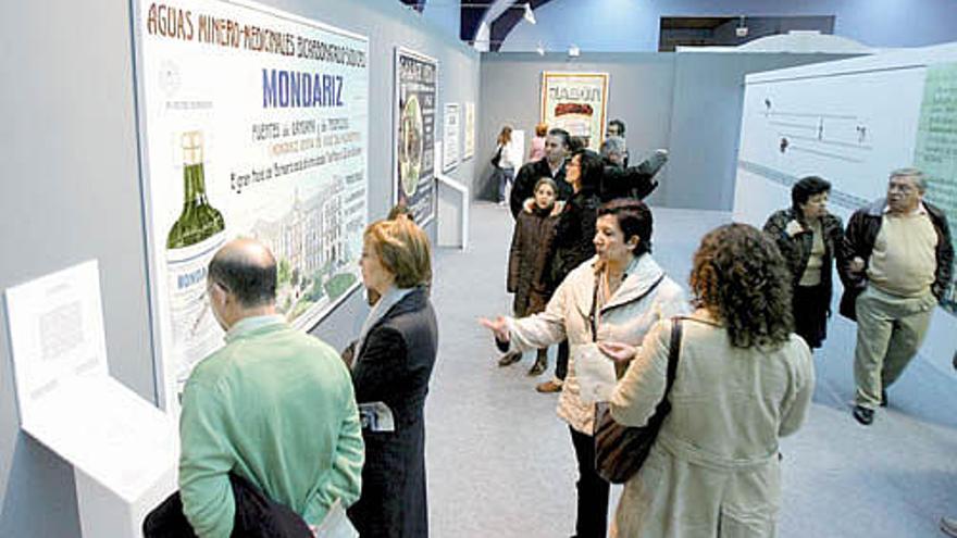 Multitud de personas visitaron ayer la exposición en la Estación Marítima.