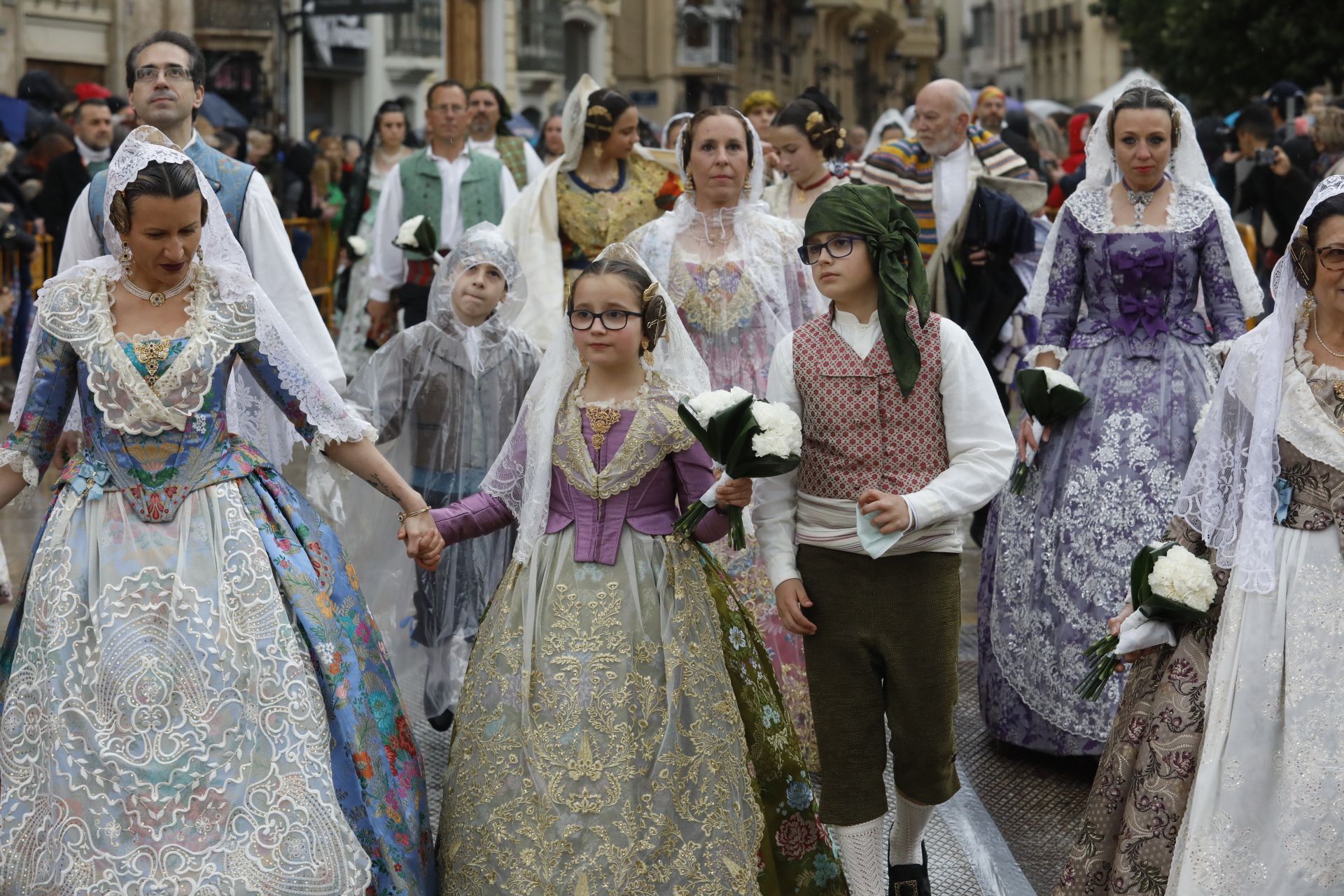 Búscate en el primer día de Ofrenda por la calle Quart (entre las 15.30 y las 17.00 horas)