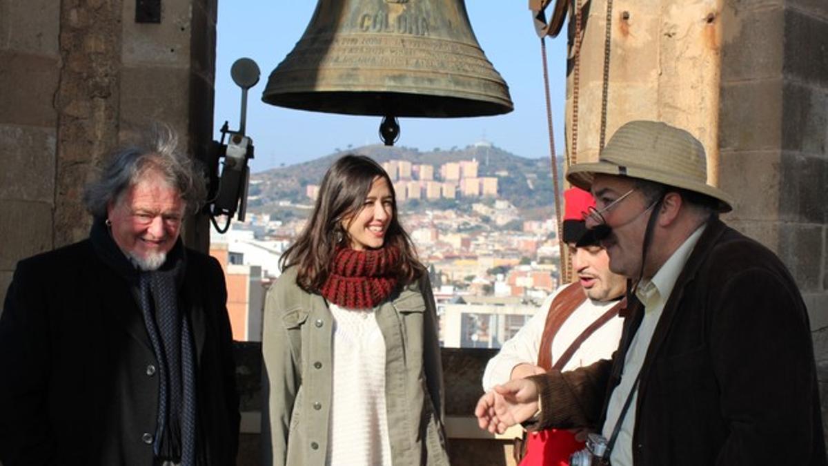 La alcaldesa, Núria Parlon, y el concejal de Promoción de ciudad, Pedro Cano, durante la presentación de la ruta en Santa Coloma.