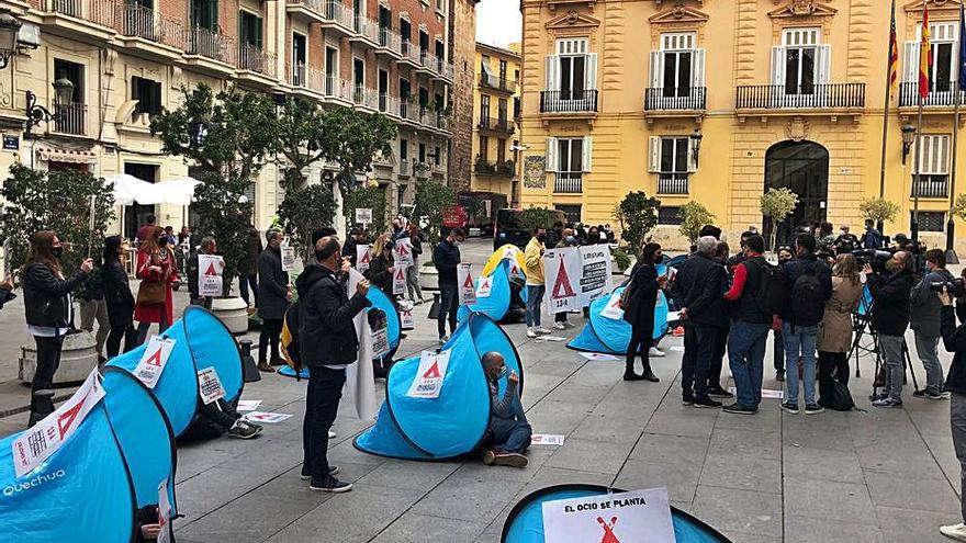 Hosbec defiende que no se levante el cierre perimetral «sin más» para no dañar el verano