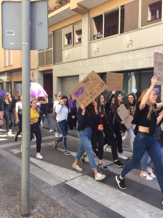 Manifestació estudiantil a Girona de la vaga del vuit de març