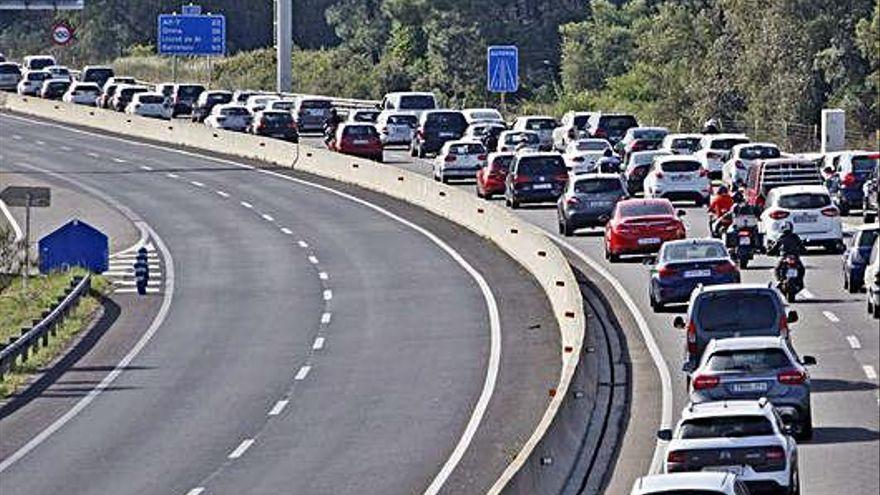 L&#039;AP-7 registra cues de fins a 20 quilòmetres en sentit Girona