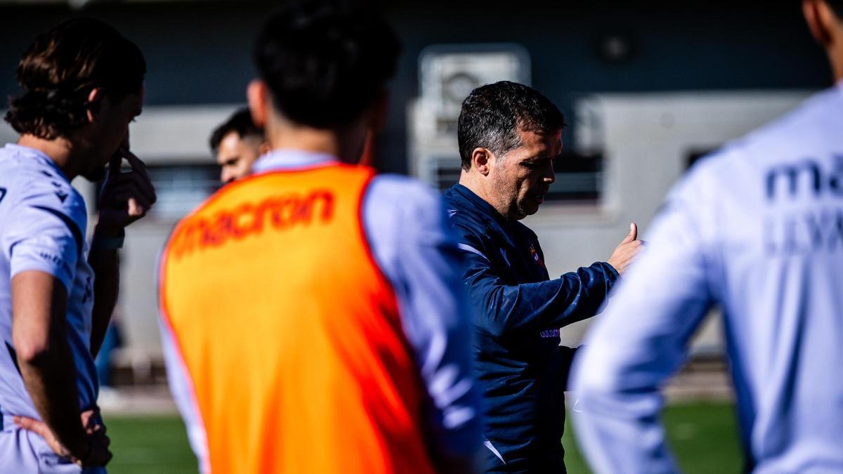 Los once elegidos por Luís Castro para enfrentarse a la Real Sociedad