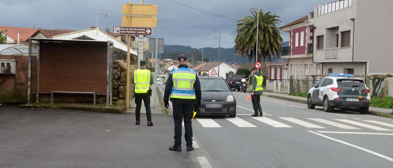 Control conjunto de ayer de la Policía Local de Cambados y la Guardia Civil