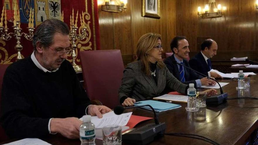 Martín Pozo, con sus vicepresidentes de la Diputación Provincial.