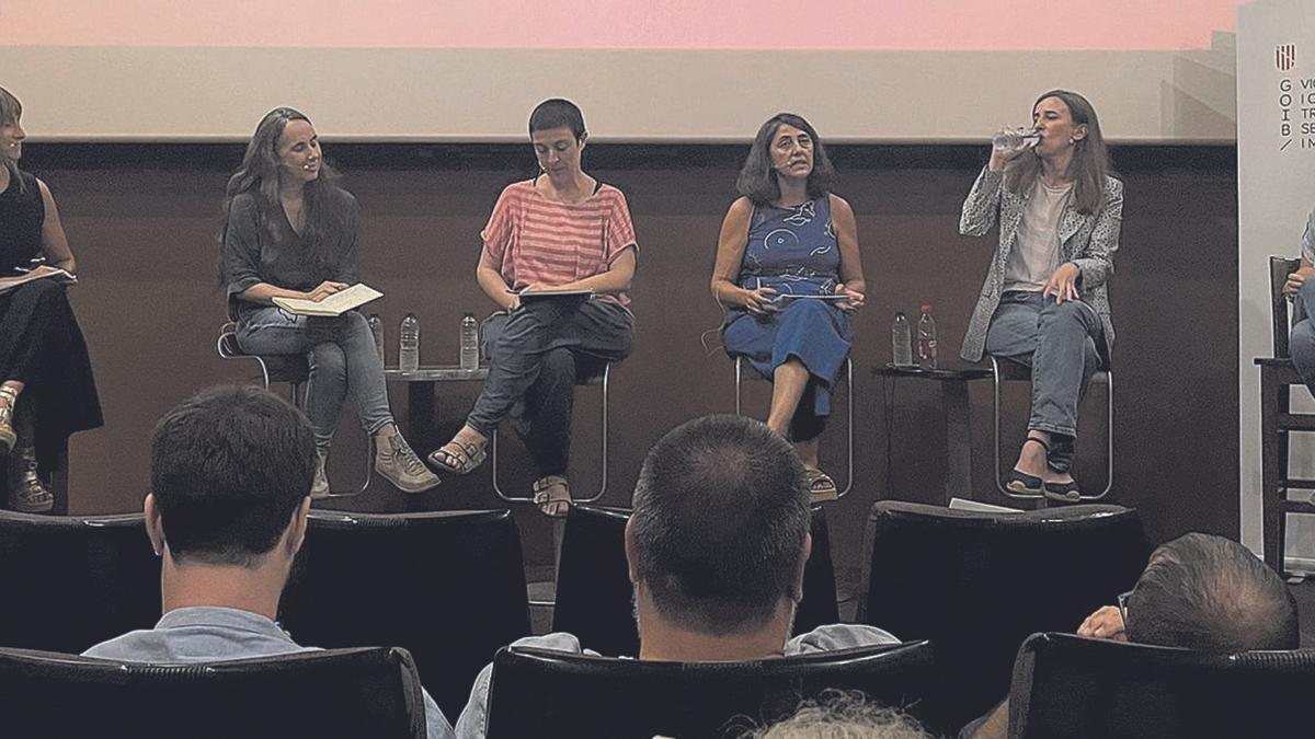 Ana Pardo, Elena Ballestero, Maria Llull, Marisa Goñi, Natalia Junquera y Maitane Moreno, ayer, en CineCiutat. | MARÍA PUJALTE