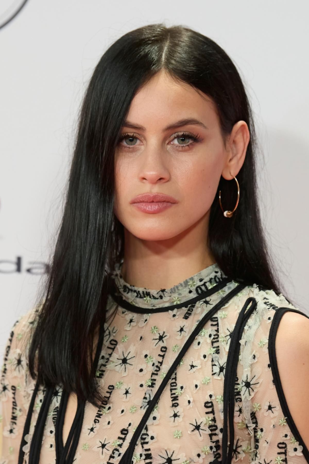 Milena Smit, con un vestido de Ottolinger