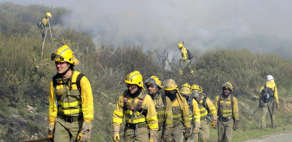 Arden en torno a 20 hectáreas en Bidueiros