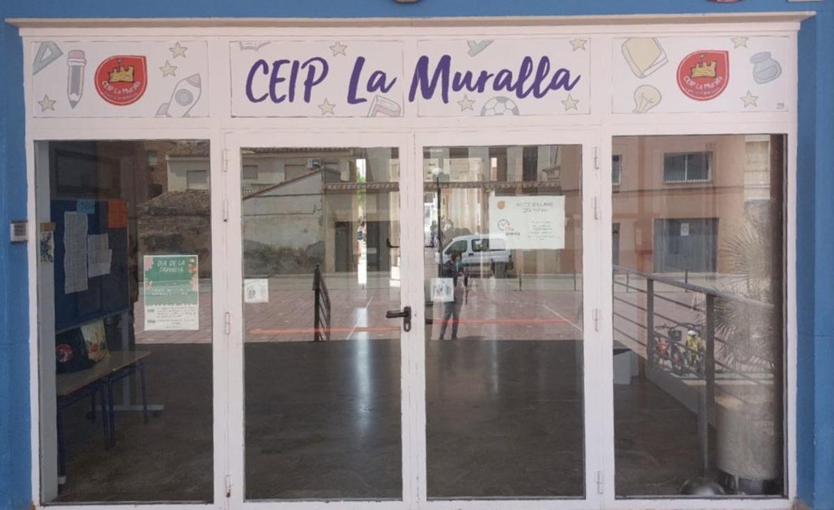 Fachada del CEIP La Muralla de Canet